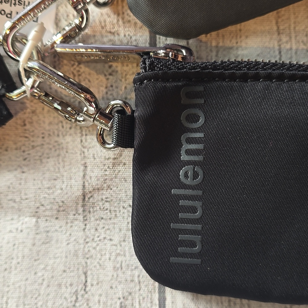 NWT Lululemon Dual Pouch Wristlet Black / Traverse Grey - Picture 4 of 7